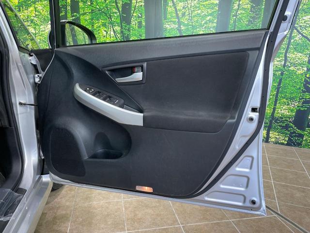 プリウス S 純正ナビ バックカメラ スマートキー HIDヘッド ETC 純正15インチAW オートライト オートエアコン 電動格納ミラー Bluetooth CD DVD再生 フルセグ プライバシーガラス(41枚目)