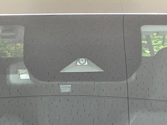 ノート X 純正9型ディスプレイオーディオ バックカメラ 衝突軽減 クリアランスソナー LEDヘッド スマートキー ETC オートハイビーム 車線逸脱防止警報 オートエアコン 盗難防止装置 プライバシーガラス(5枚目)