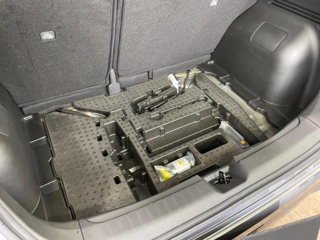 ノート X 純正9型ディスプレイオーディオ バックカメラ 衝突軽減 クリアランスソナー LEDヘッド スマートキー ETC オートハイビーム 車線逸脱防止警報 オートエアコン 盗難防止装置 プライバシーガラス(58枚目)