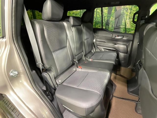 ランドクルーザー２５０ ＶＸ　サンルーフ　純正１２．３型ディスプレイ　全周囲カメラ　衝突軽減　レーダークルーズ　電動リアゲート　黒革シート　ＥＴＣ　快適温熱シート　パワーシート　ステアリングヒーター　コーナーセンサー　ＬＥＤヘッド（9枚目）