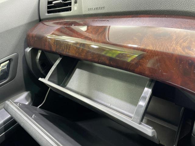 ヴェルファイア ２．４Ｚ　ＳＤナビ　両側電動スライドドア　バックカメラ　コーナーセンサー　スマートキー　ＨＩＤヘッド　オートライト　デュアルエアコン　リアエアコン　Ｂｌｕｅｔｏｏｔｈ　ＣＤ　ＤＶＤ再生（45枚目）