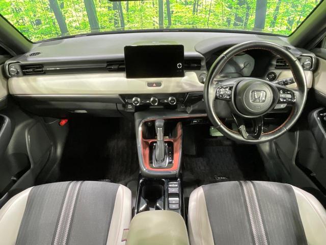 ヴェゼル ｅ：ＨＥＶ　ＰＬａＹ　純正９型ナビ　バックカメラ　衝突軽減　レーダークルーズ　ハーフレザーシート　ドラレコ　デジタルインナーミラー　ＬＥＤヘッド　ＥＴＣ２．０　純正１８インチＡＷ　オートハイビーム（2枚目）