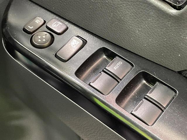 ワゴンRスティングレー X スマートキー HIDヘッド フォグライト オートエアコン CD 純正14インチAW 電動格納ミラー プライバシーガラス 革巻きハンドル ドアバイザー 盗難防止システム(6枚目)