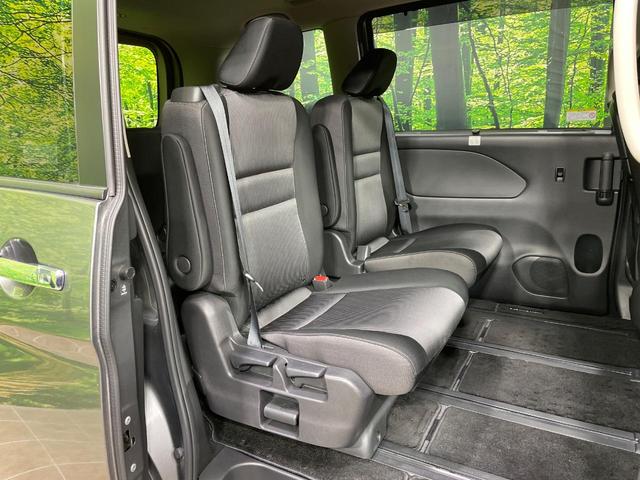 セレナ ｅ－パワー　ハイウェイスターＶ　両側電動スライドドア　後席モニター　純正９型ナビ　全周囲カメラ　セーフティパックＡ　衝突軽減　プロパイロット　デジタルインナーミラー　ＢＳＭ　ドラレコ　コーナーセンサー　ＬＥＤヘッド＆フォグ　ＥＴＣ（9枚目）