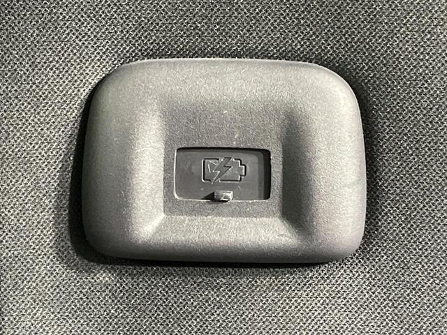 セレナ ｅ－パワー　ハイウェイスターＶ　両側電動スライドドア　後席モニター　純正９型ナビ　全周囲カメラ　セーフティパックＡ　衝突軽減　プロパイロット　デジタルインナーミラー　ＢＳＭ　ドラレコ　コーナーセンサー　ＬＥＤヘッド＆フォグ　ＥＴＣ（40枚目）