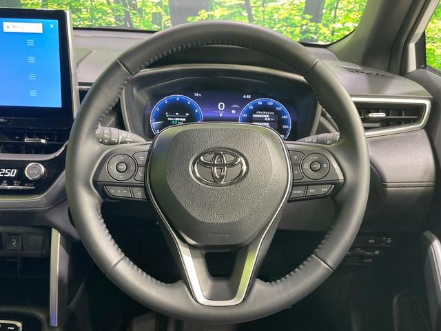 【純正革巻きステアリング】上質な革を使用することで、手にしっかり馴染みとても運転しやすいハンドルです♪