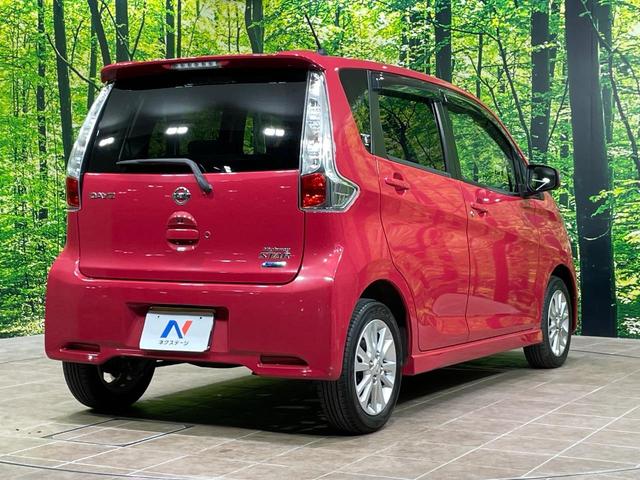 デイズ ハイウェイスター Vセレクション+セーフティ 純正ナビ 全周囲カメラ 衝突軽減 シートヒーター スマートキー HIDヘッド ETC オートエアコン bluetooth再生 CD/DVD再生 フルセグ(17枚目)