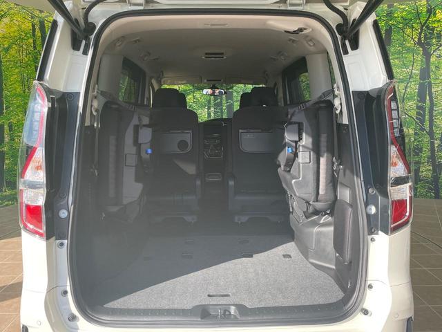 セレナ ｅ－パワー　ハイウェイスターＶ　純正９型ナビ　全周囲カメラ　衝突軽減　レーダークルーズ　コーナーセンサー　車線逸脱警報　両側電動スライドドア　スマートキー　ドラレコ　ＬＥＤヘッド＆フォグ　純正１５インチＡＷ　ダブルエアコン（11枚目）