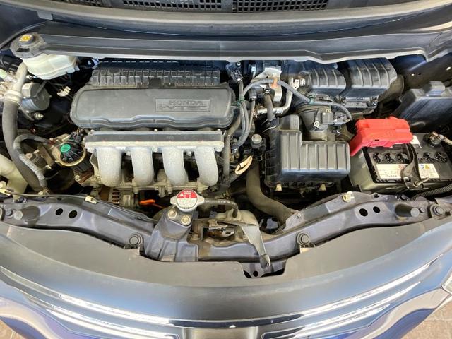 フリード Ｇ　ジャストセレクション　電動スライドドア　純正ナビ　バックカメラ　ドラレコ　ＨＩＤヘッド　ＥＴＣ　オートエアコン　ＣＤ　ＤＶＤ再生　フルセグ　盗難防止システム　プライバシーガラス　１４インチＡＷ（19枚目）