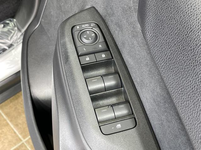 ヤリスクロス ハイブリッドZ 純正ナビ 全周囲カメラ レーダークルーズ 衝突軽減装置 ETC ドラレコ ブラインドスポットモニター クリアランスソナー LEDヘッド パワーシート ハーフレザーシート ステアリングヒーター(62枚目)