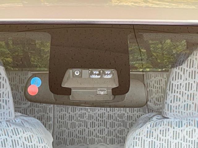 アクア S 純正ナビ バックカメラ 衝突軽減装置 ETC クリアランスソナー LEDヘッド スマートキー オートライト オートエアコン オートマチックハイビーム ステアリングスイッチ Bluetooth再生(5枚目)