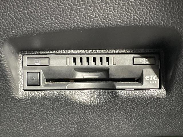 プリウス S ナビ バックカメラ レーダークルーズ 衝突軽減装置 ドラレコ ETC LEDヘッド クリアランスソナー オートマチックハイビーム 車線逸脱警報 オートライト オートエアコン ステアリングスイッチ(6枚目)