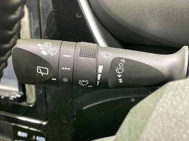 プリウス S ナビ バックカメラ レーダークルーズ 衝突軽減装置 ドラレコ ETC LEDヘッド クリアランスソナー オートマチックハイビーム 車線逸脱警報 オートライト オートエアコン ステアリングスイッチ(48枚目)