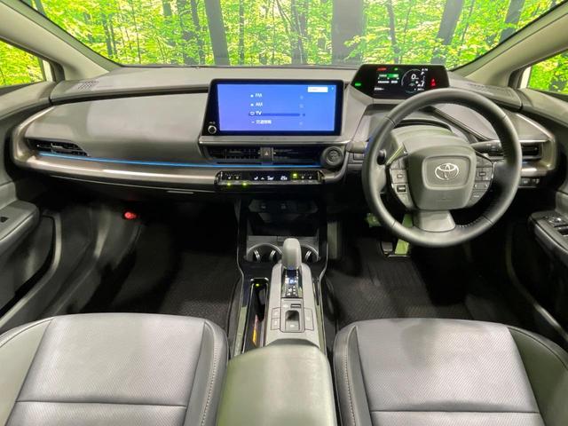 プリウス Z ガラスルーフ 純正12型ナビ 全周囲カメラ 100V電源 衝突軽減 電動リアゲート 合皮シート デジタルインナーミラー シートエアコン パワーシート ドラレコ コーナーセンサー LEDヘッド ETC(2枚目)