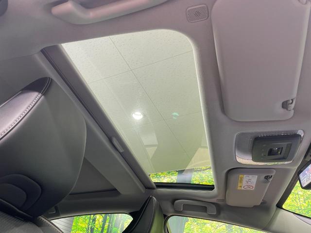 プリウス Z ガラスルーフ 純正12型ナビ 全周囲カメラ 100V電源 衝突軽減 電動リアゲート 合皮シート デジタルインナーミラー シートエアコン パワーシート ドラレコ コーナーセンサー LEDヘッド ETC(3枚目)