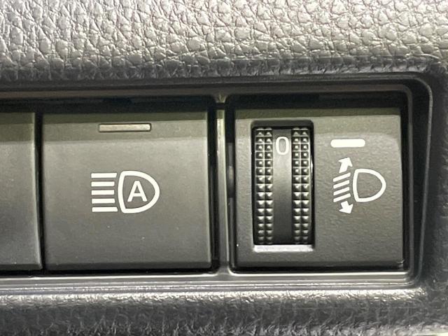 プリウス Z ガラスルーフ 純正12型ナビ 全周囲カメラ 100V電源 衝突軽減 電動リアゲート 合皮シート デジタルインナーミラー シートエアコン パワーシート ドラレコ コーナーセンサー LEDヘッド ETC(36枚目)