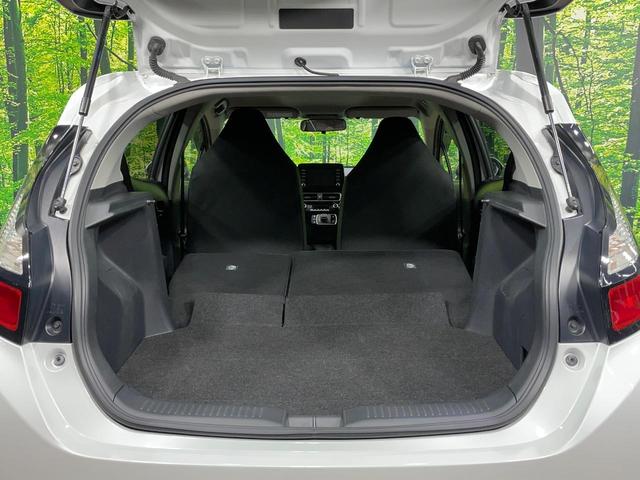 アクア Ｘ　純正ディスプレイオーディオ　１００Ｖ電源　衝突軽減　スマートキー　ＬＥＤヘッド　ＥＴＣ　オートハイビーム　車線逸脱警報　オートライト　オートエアコン　Ｂｌｕｅｔｏｏｔｈ（10枚目）