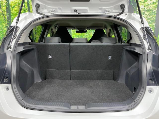 アクア Ｘ　純正ディスプレイオーディオ　１００Ｖ電源　衝突軽減　スマートキー　ＬＥＤヘッド　ＥＴＣ　オートハイビーム　車線逸脱警報　オートライト　オートエアコン　Ｂｌｕｅｔｏｏｔｈ（30枚目）