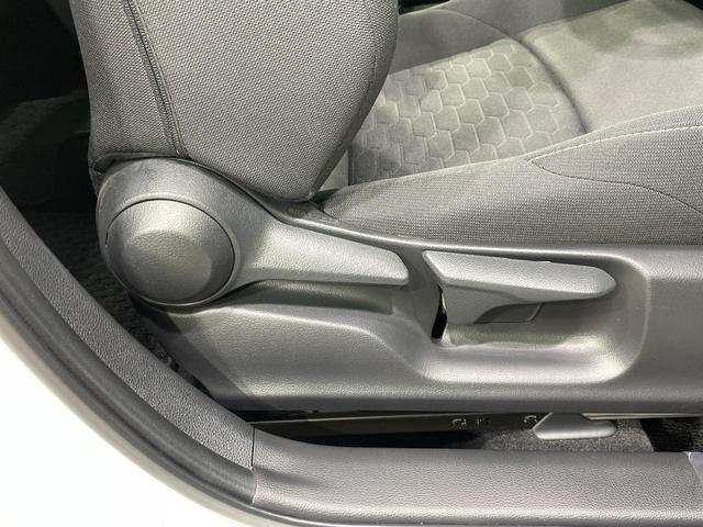 カローラスポーツ G MT車 純正ディスプレイオーディオ バックカメラ 衝突軽減 レーダークルーズ コーナーセンサー スマートキー LEDヘッド 純正16インチアルミ オートハイビーム 車線逸脱警報 オートライト(29枚目)