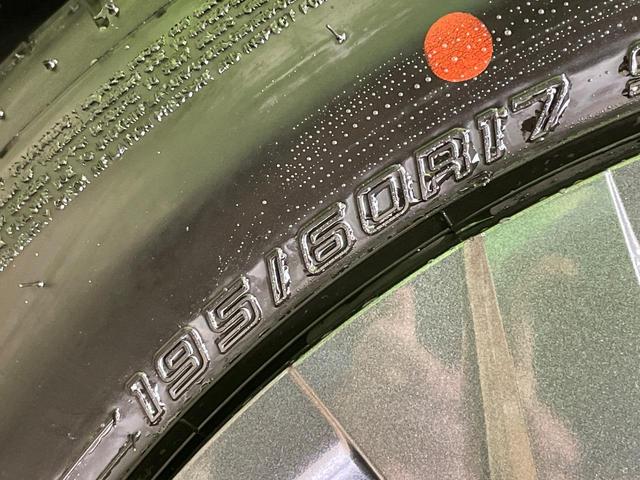 プリウス Ｘ　純正８型ナビ　バックカメラ　衝突軽減　レーダークルーズ　ＢＳＭ　ドラレコ　コーナーセンサー　スマートキー　ＬＥＤヘッド　ＥＴＣ２．０　オートハイビーム　オートライト　オートエアコン　Ｂｌｕｅｔｏｏｔｈ（50枚目）