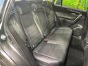 後部座席も気になるようなキズ・汚れやへたり等、大きなダメージはなく、良好な状態です。