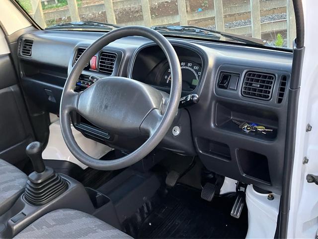 キャリイトラック KCエアコン・パワステ ラジオ マニュアル5速 4WD  エアコン 3方開(17枚目)