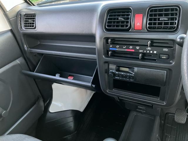 キャリイトラック KCエアコン・パワステ ラジオ マニュアル5速 4WD  エアコン 3方開(45枚目)
