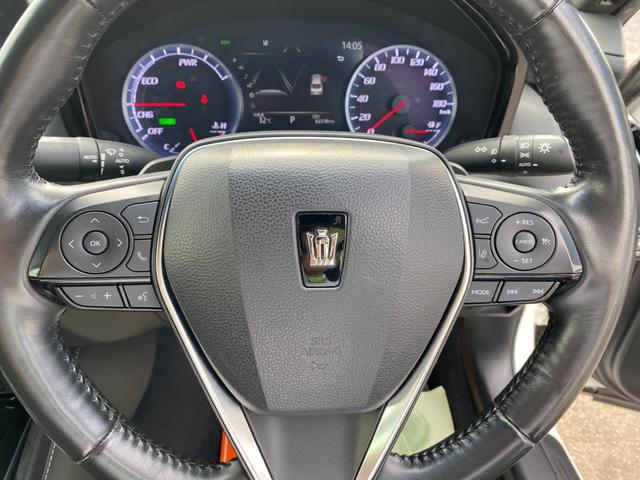 クラウンハイブリッド Ｓ　Ｃパッケージ　全方向カメラ　ＨＵＤ　ＢＳＭ　トヨタセーフティーセンス　クリアラスソナー　ＬＥＤライト　フォグランプ　メーカーナビ　ＥＴＣ　クルコン　ハンドル　シートヒーター　衝突被害軽減システム　レーンアシスト（21枚目）