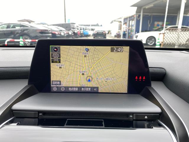 クラウンハイブリッド Ｓ　Ｃパッケージ　全方向カメラ　ＨＵＤ　ＢＳＭ　ＥＴＣ　ＤＶＤ再生可　ＬＥＤライト　フォグ　メーカーナビ　ハンドル／シートヒーター　パワーシート　オートクルーズ　ＴＳＳ　クリアランスソナー　スマートキー　純正アルミ（22枚目）