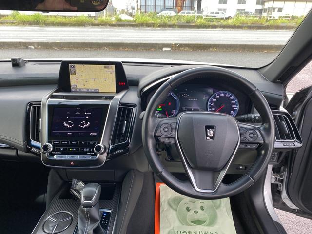 クラウンハイブリッド ＲＳアドバンス　半レザーＣソナー　ＨＵＤ　ＢＳＭ　Ｂカメラ３眼ＬＥＤライト　メーカーナビ　ＥＴＣ　純正１８インチアルミ（19枚目）