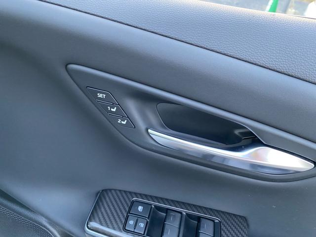 クラウンハイブリッド ＲＳアドバンス　後期モデル　全方向カメラ　レザーシート　シートＡＣ　ＨＵＤ　ＢＳＭ　デジタルインナーミラー　ＥＴＣ　メーカーナビ　３眼ＬＥＤライト　フォグ　純正１８インチアルミ　フルセグＴＶ　ＣＤ　ＤＶＤ（24枚目）