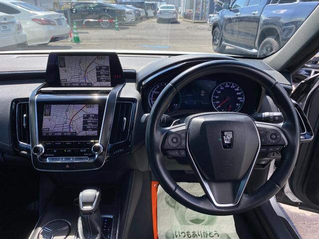 クラウンハイブリッド ＲＳ　トヨタセーフティーセンス　クリアランスソナー　ヘッドアップディスプレイ　ブラインドスポットモニター　３眼ＬＥＤ　バックカメラ　ナビ　フルセグＴＶ　シートヒーター　ＥＴＣ　純正１８インチアルミ（19枚目）