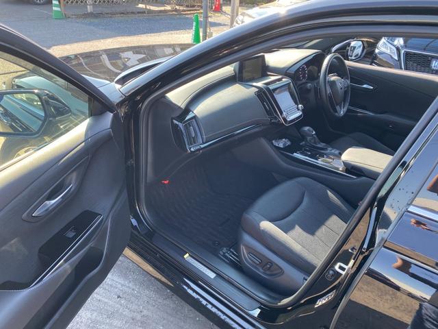 クラウンハイブリッド Ｇ　メーカーナビ　ハンドル／シートヒーター　ヘッドアップディスプレイ　ブラインドスポットモニター　ＥＴＣ　クルーズコントロール　クリアラスソナー　３眼ＬＥＤヘッドライト　フォグランプ　純正アルミ　ホイール（14枚目）