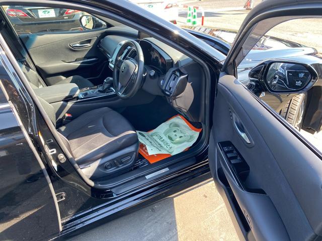 クラウンハイブリッド Ｇ　メーカーナビ　ハンドル／シートヒーター　ヘッドアップディスプレイ　ブラインドスポットモニター　ＥＴＣ　クルーズコントロール　クリアラスソナー　３眼ＬＥＤヘッドライト　フォグランプ　純正アルミ　ホイール（18枚目）