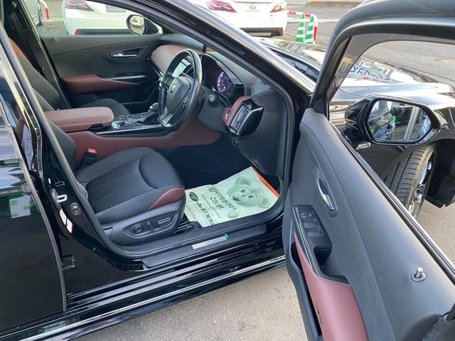 クラウンハイブリッド ＲＳ　メーカーナビ　ハンドル／シートヒーター　ブラインドスポットモニター　ＥＴＣ　クルコン　全方向カメラ　トヨタセーフティセンス　リアラスソナー　３眼ＬＥＤライト　フォグ　純正１８インチアルミホイール（18枚目）