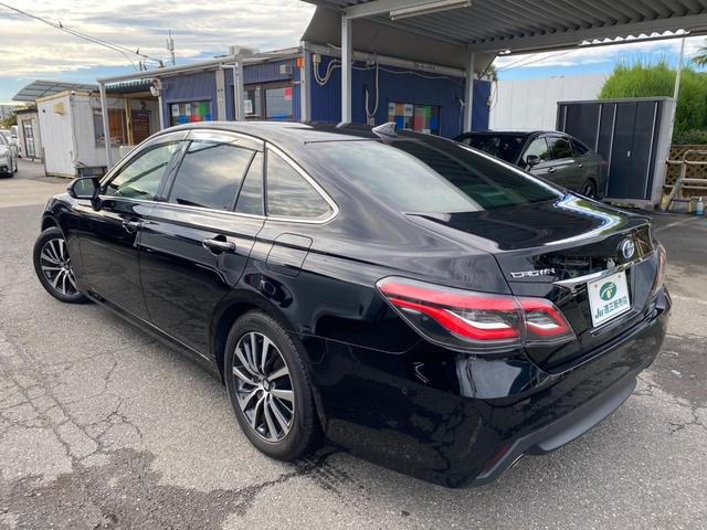 クラウンハイブリッド Ｓ　Ｃパッケージ　全方向カメラ　ＴＳＳ　クリアラスソナー　ＬＥＤライト　フォグ　メーカーナビＴＶ　ＨＵＤ　ＢＳＭ　ＥＴＣ２．０　ハンドル／シートヒーター　ブルートゥース（12枚目）