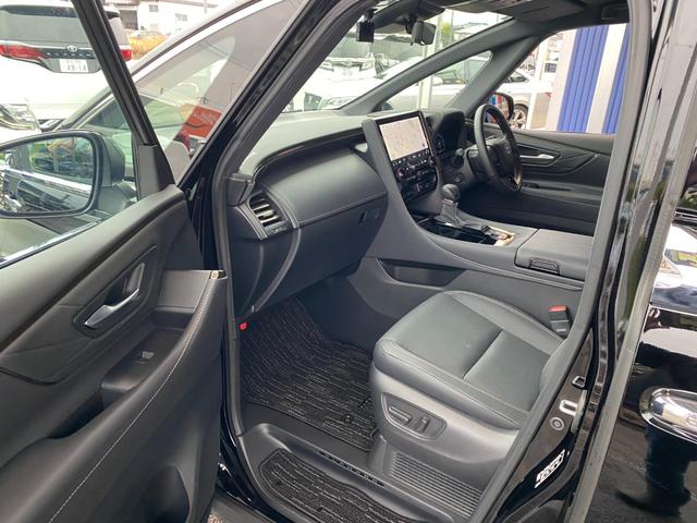 アルファードハイブリッド Ｚ　オーディオディスプレイＴＶ　レザーシート　シートＡＣ　ハンドルヒーター　Ｄインナーミラー　ＢＳＭ　ＴＳＳ　クリアラスソナー　両側パワースライドドア　パワーバックドア　ガラスルーフ（14枚目）