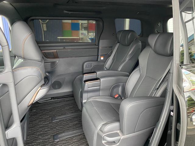 アルファードハイブリッド Ｚ　オーディオディスプレイＴＶ　レザーシート　シートＡＣ　ハンドルヒーター　Ｄインナーミラー　ＢＳＭ　ＴＳＳ　クリアラスソナー　両側パワースライドドア　パワーバックドア　ガラスルーフ（15枚目）