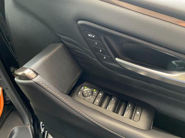 アルファードハイブリッド Ｚ　オーディオディスプレイＴＶ　レザーシート　シートＡＣ　ハンドルヒーター　Ｄインナーミラー　ＢＳＭ　ＴＳＳ　クリアラスソナー　両側パワースライドドア　パワーバックドア　ガラスルーフ（25枚目）