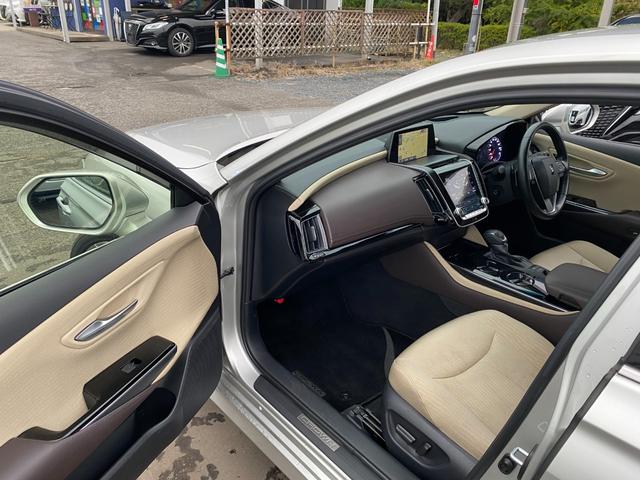 クラウンハイブリッド Ｇ　全方向カメラ　ＴＳＳ　クリアラスソナー　３眼ＬＥＤライト　フォグ　１８インチアルミ　メーカーナビ　ＨＵＤ　ＢＳＭ　ＥＴＣ２．０　デジタルインナーミラー（14枚目）