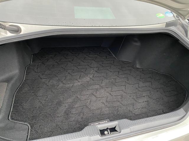 クラウンハイブリッド Ｇ　全方向カメラ　ＴＳＳ　クリアラスソナー　３眼ＬＥＤライト　フォグ　１８インチアルミ　メーカーナビ　ＨＵＤ　ＢＳＭ　ＥＴＣ２．０　デジタルインナーミラー（16枚目）