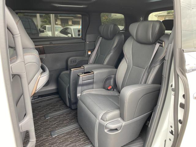 アルファード Ｚ　ディスプレイオーディオＴＶ　レザーシートガラスルーフ　ＢＳＭ　ＴＳＳ　クリアラスソナー　両側パワースライドドア　パワーバックドア　ＬＥＤライト　全方向カメラ　純正アルミ（15枚目）