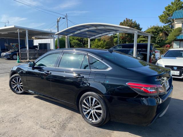 クラウンハイブリッド Ｓ　Ｃパッケージ　メーカーナビＴＶ　ＨＵＤ　ＢＳＭ　ハンドル／シートヒーター　ＥＴＣ　クルコン　ＴＳＳ　クリアラスソナー　ＬＥＤライト　フォグ　バックカメラ　純正アルミ（13枚目）