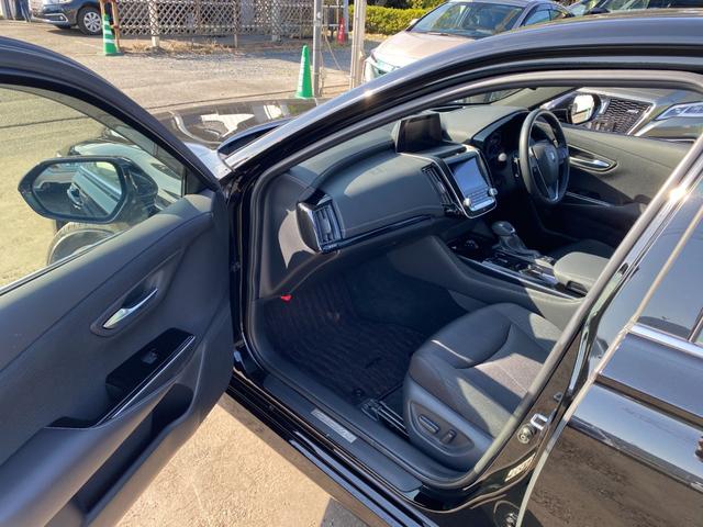 クラウンハイブリッド Ｓ　Ｃパッケージ　メーカーナビＴＶ　ＨＵＤ　ＢＳＭ　ハンドル／シートヒーター　ＥＴＣ　クルコン　ＴＳＳ　クリアラスソナー　ＬＥＤライト　フォグ　バックカメラ　純正アルミ（14枚目）