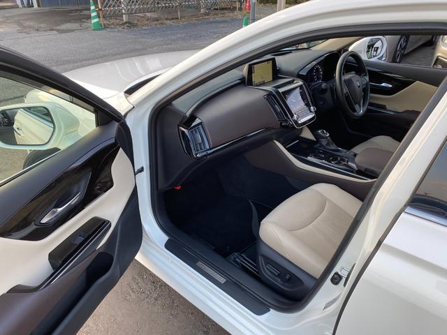 クラウンハイブリッド Ｇ－エグゼクティブ　全方向カメラ　ＴＳＳ　クリアラスソナー　３眼ＬＥＤライト　フォグ　１８インチアルミ　レザーシートＨＵＤ　ＢＳＭ　メーカーナビＴＶ　ＥＴＣ　クルコン　ブルートゥース（14枚目）