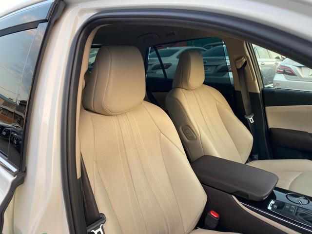 クラウンハイブリッド Ｇ－エグゼクティブ　全方向カメラ　ＴＳＳ　クリアラスソナー　３眼ＬＥＤライト　フォグ　１８インチアルミ　レザーシートＨＵＤ　ＢＳＭ　メーカーナビＴＶ　ＥＴＣ　クルコン　ブルートゥース（28枚目）