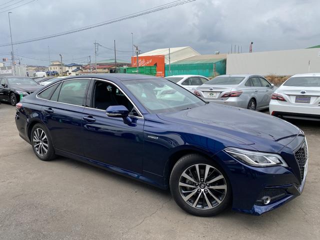 クラウンハイブリッド Ｓ　Ｃパッケージ　メーカーナビＴＶ　ハンドル／シートヒーター　ＨＵＤ　ＢＳＭ　ＥＴＣ　クルコン　　ＴＳＳ　クリアラスソナー　ＬＥＤライト　フォグ　バックカメラ　純正アルミ（6枚目）