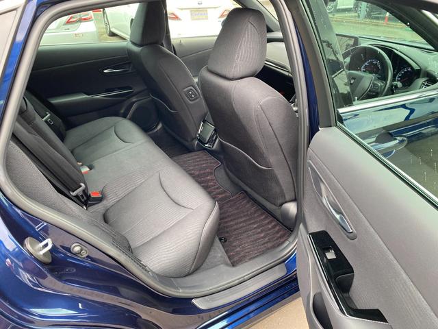 クラウンハイブリッド Ｓ　Ｃパッケージ　メーカーナビＴＶ　ハンドル／シートヒーター　ＨＵＤ　ＢＳＭ　ＥＴＣ　クルコン　　ＴＳＳ　クリアラスソナー　ＬＥＤライト　フォグ　バックカメラ　純正アルミ（17枚目）