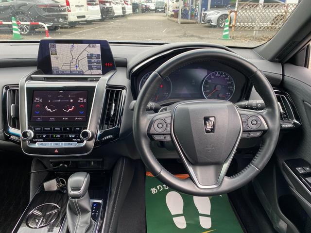 クラウンハイブリッド Ｓ　Ｃパッケージ　メーカーナビＴＶ　ハンドル／シートヒーター　ＨＵＤ　ＢＳＭ　ＥＴＣ　クルコン　　ＴＳＳ　クリアラスソナー　ＬＥＤライト　フォグ　バックカメラ　純正アルミ（19枚目）