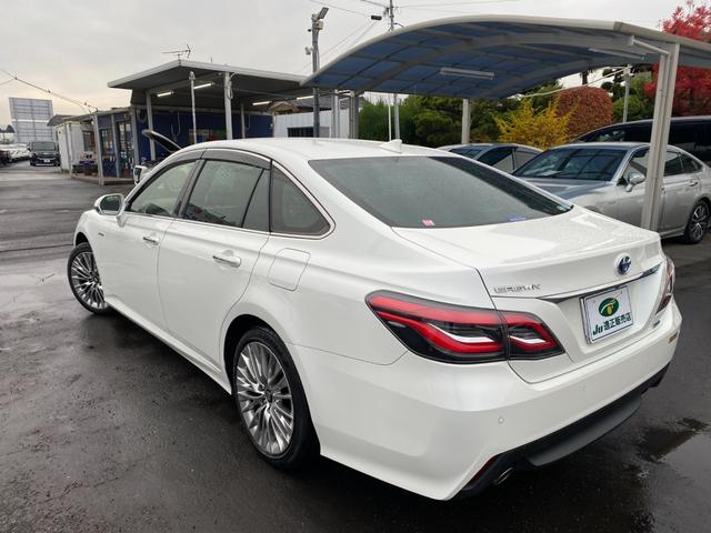 クラウンハイブリッド 　ハーフレザーシート　ＢＳＭ　メーカーナビＴＶ　ＥＴＣ　クルコン　ブルートゥース　ＴＳＳ　クリアラスソナー　ＬＥＤライト　フォグ　バックカメラ　純正１８インチアルミ（12枚目）